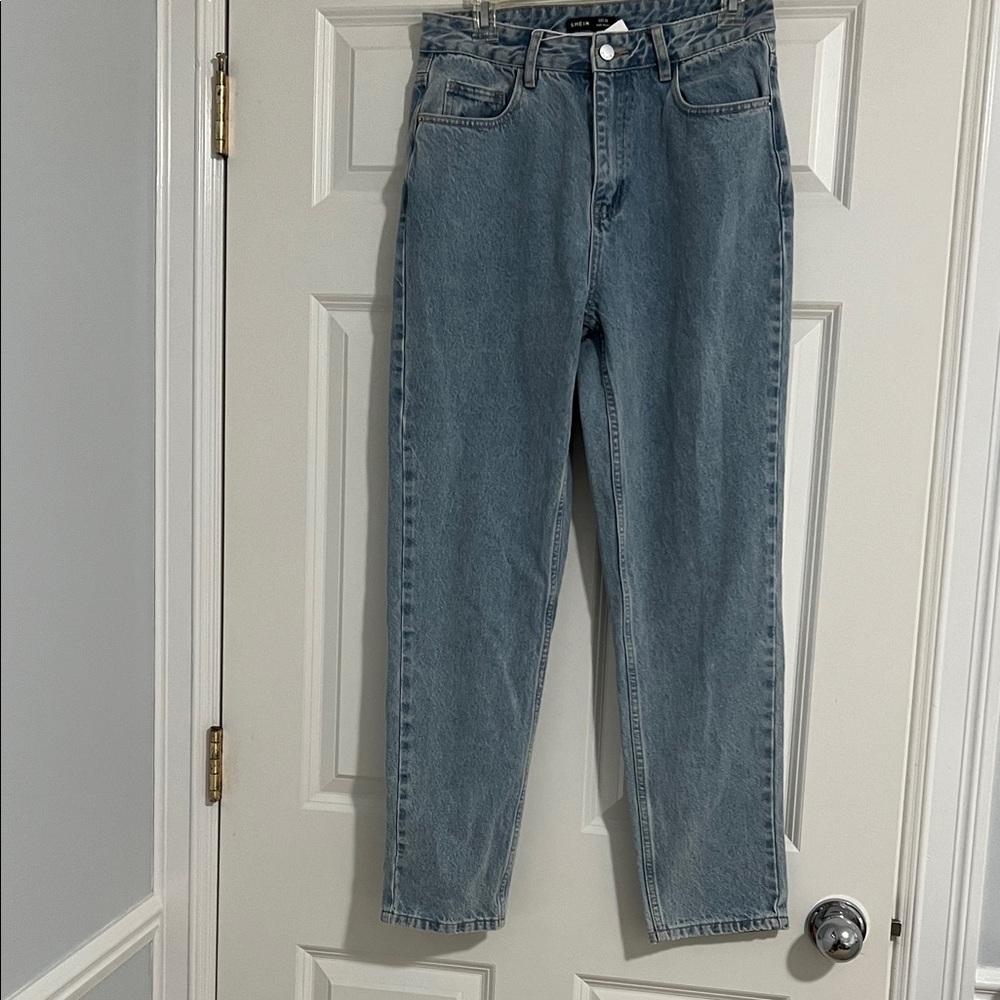 SHEIN Women's Straight Leg Blue Jeans